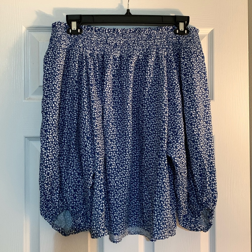 Strapless floral top with billowing sleeves
